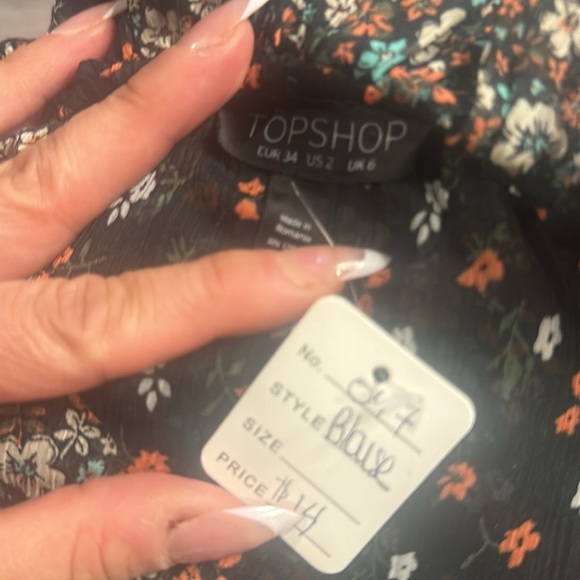 213- TOPSHOP flower off shoulder blouse - Picture 4 of 5